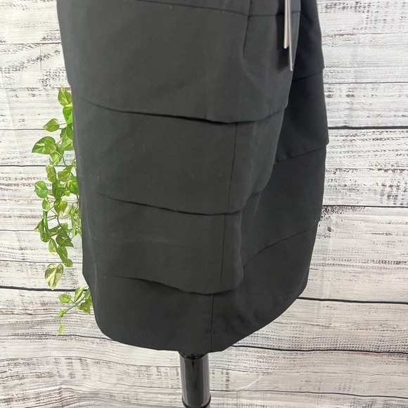 Larry Levine Skirt size 4 Classic Black Straight Kneed Layers Career Washable - Picture 7 of 9